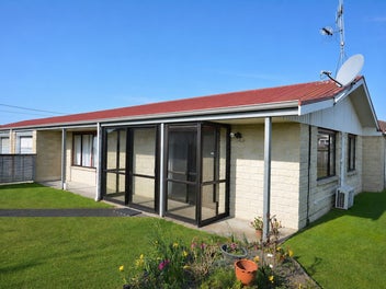 17B Pemberton Crescent, Greerton, Tauranga