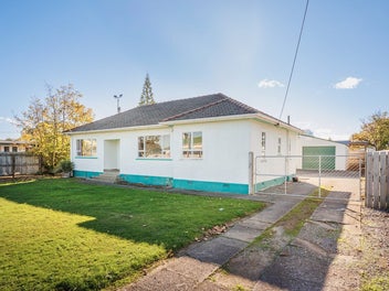 5 Lower Beaven Street, Marton