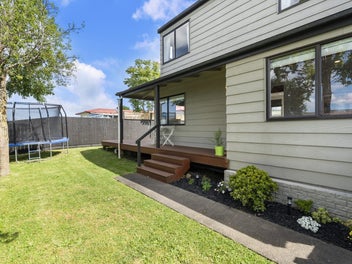 2/7 Ranch Avenue, Beach Haven, Auckland