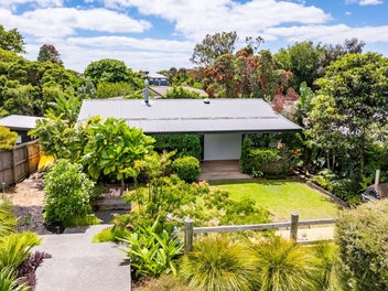 8 Dey Street, Mangawhai Heads, Mangawhai