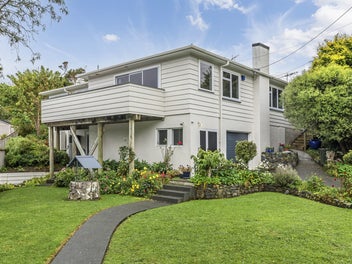 13 Kowhai Street, Tawa, Wellington