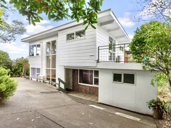616 Glenfield Road, Bayview, Auckland