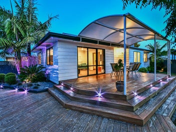 18 Hadley Wood Drive, Wattle Downs, Auckland