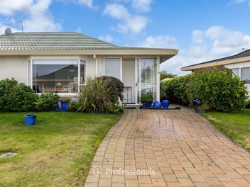 27/17 JOHN Street, TRENTHAM, UPPER HUTT