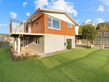 96 Moncks Spur Road, Redcliffs, Christchurch