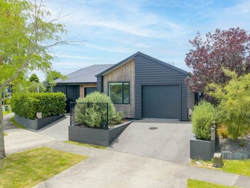 1/14 Hooker Avenue, Chedworth, Hamilton