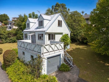 18 Tesla Place, Totara Vale, Auckland