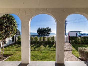 24 Charles Street, Westshore, Napier