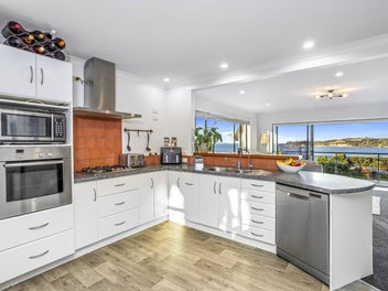 8 Swann Beach Road, Stanmore Bay, Whangaparaoa