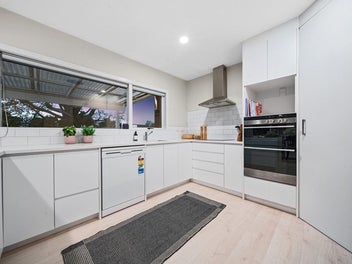 6 Youngs Road, Papakura, Papakura