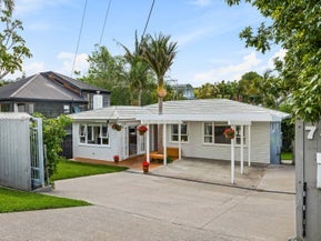 1/71 Saddleback Rise, Murrays Bay, Auckland