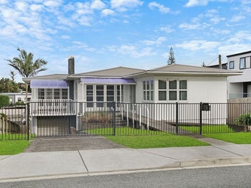 16 Sylvan Crescent, Te Atatu South, Auckland