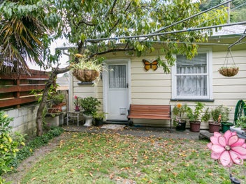 17 Chaucer Road South, Hospital Hill, Napier