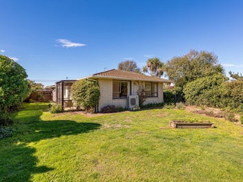 2/88 Pine Avenue, New Brighton, Christchurch