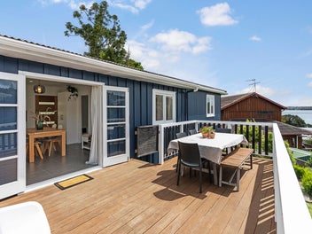 101 Island Bay Road, Beach Haven, Auckland