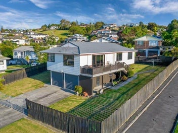 19 Mataura Place, Clover Park, Auckland
