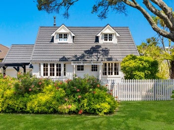 41 Montgomery Avenue, Rothesay Bay, Auckland