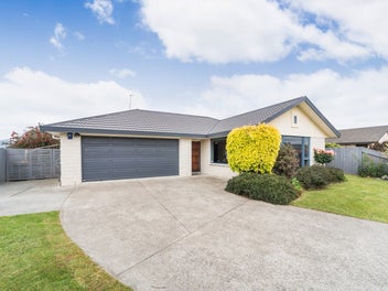 69 Meridian Grove, Kelvin Grove, Palmerston North