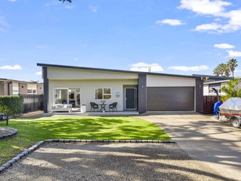 11 Laurie Street, Red Beach, Red Beach
