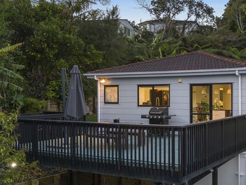 2/4 Kupari Place, Totara Vale, Auckland