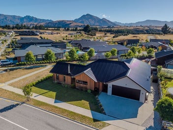6 Rua Street, Albert Town, Wanaka