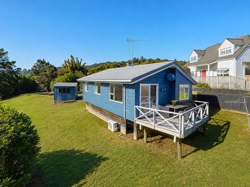 2/21 Kitewao Street, Northcote, Auckland