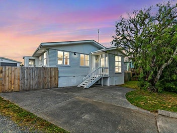 14 Riverpark Crescent, Henderson, Auckland