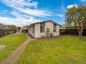 2/15 Sullivan Avenue, Woolston, Christchurch