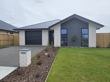 5Weaver Street, Woodend, Canterbury Region