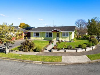 2 Akron Grove, Totara Park, Upper Hutt