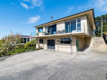 59 Isadore Road, Saint Clair, Dunedin