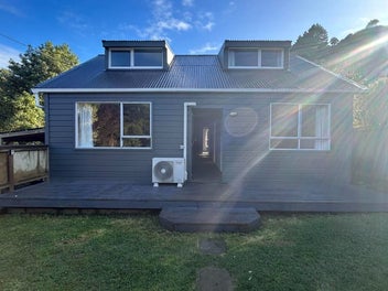 65 Greenacres Street, Macandrew Bay, Dunedin