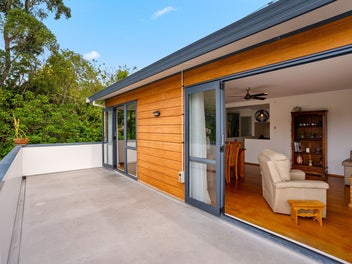 5A Piripiri Crescent, Torbay, Auckland