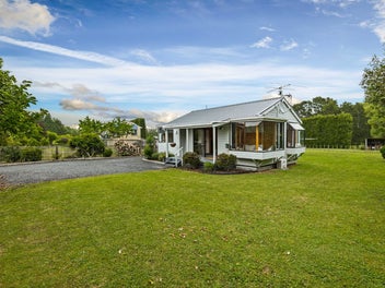 802 Waitakere Road, Kumeu