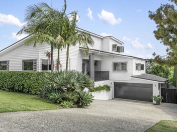 17 Mayfair Crescent, Mairangi Bay, Auckland