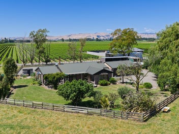 2D Ferry Road, Spring Creek, Spring Creek