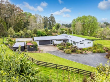 37 Lochiel Road, Hamilton