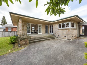 946 River Road, Queenwood, Hamilton