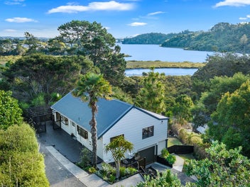 61 Pemberton Avenue, Bayview, Auckland