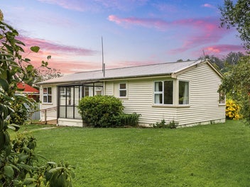 84 Reservoir Road, Sawyers Bay, Port Chalmers