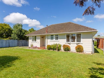 2B Dee Street, Otane