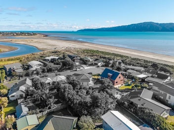 11 Waiheke Street, Waikanae Beach, Waikanae