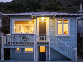 176 Sutherland Road, Lyall Bay, Wellington