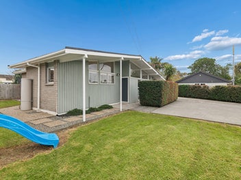 3 Mckenzie Road, Mangere Bridge, Auckland