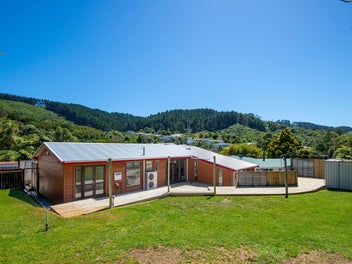 3 Peterhouse Street, Tawa, Wellington