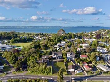 90 Kawaha Point Road, Kawaha Point, Rotorua