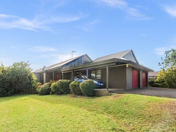 98 Fairway Drive, Kamo, Whangarei
