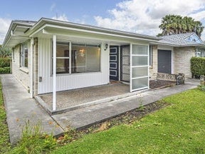 901 Queen Street East, Parkvale, Hastings