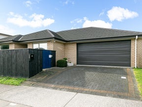 226 Mark Avenue, Grenada Village, Wellington