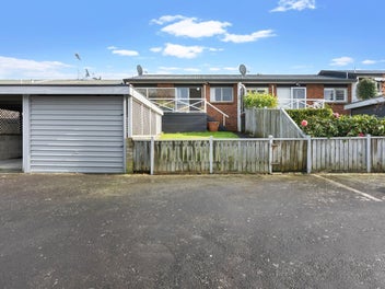 2/26A Mount Smart Road, Onehunga, Auckland
